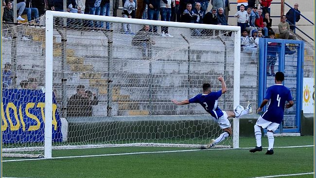 Il Mazara si fa gol da solo e perde la testa della classifica