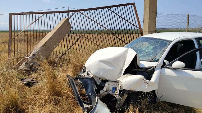Misiliscemi, auto finisce fuori strada: ragazzo in codice rosso