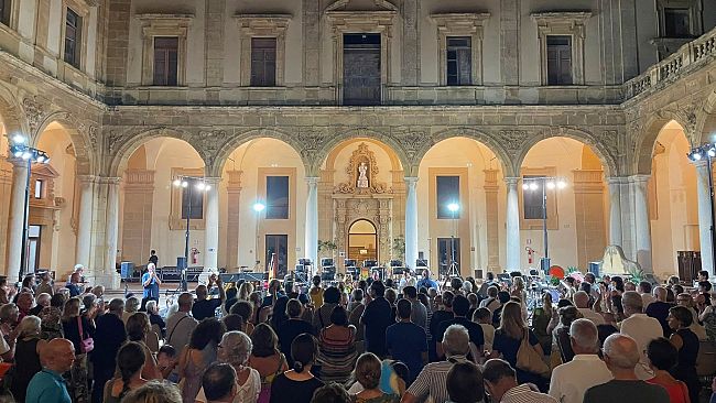 mazara-lorchestra-sinfonica-siciliana-non-suona-per-il-caldo-umido-richard-galliano-da-solo-conquista-il-pubblico