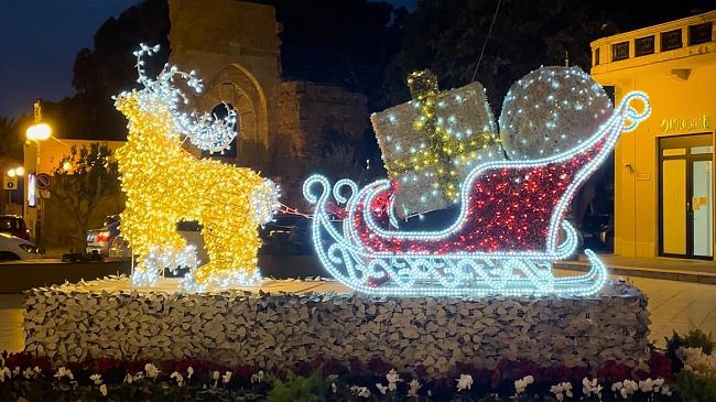 Mazara del Vallo si trasforma per il Natale: magia e tradizione nelle strade della città