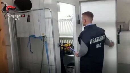 Controlli dei Nas su mense scolastiche, sospesa attività ad Agrigento 