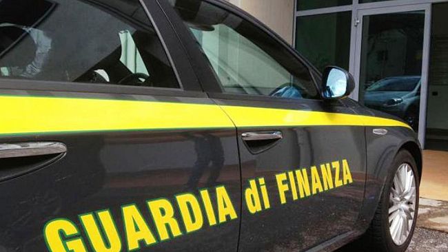 GdF, 30.000 euro di sanzione a un circolo privato per slot machines non conformi a legge