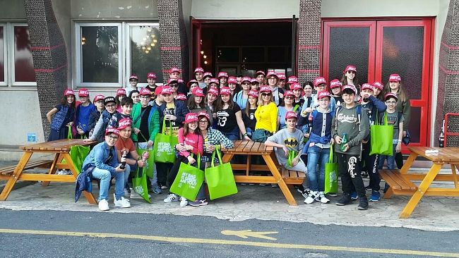 Un gruppo di alunni della scuola secondaria dei plessi Pappalardo e Medi  alla scoperta delle bellezze di Sicilia