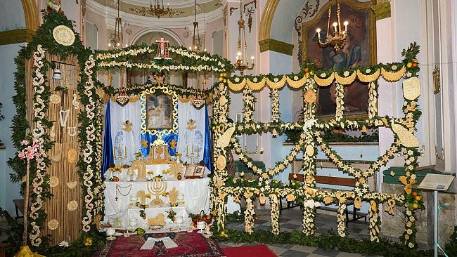 L'altare di San Giuseppe della Pro Loco Selinunte presso la chiesa della Badiella