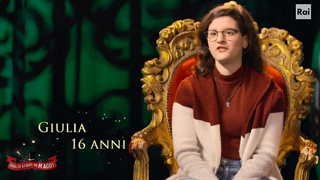 La giovanissima castelvetranese lascia il castello del reality sulla magia