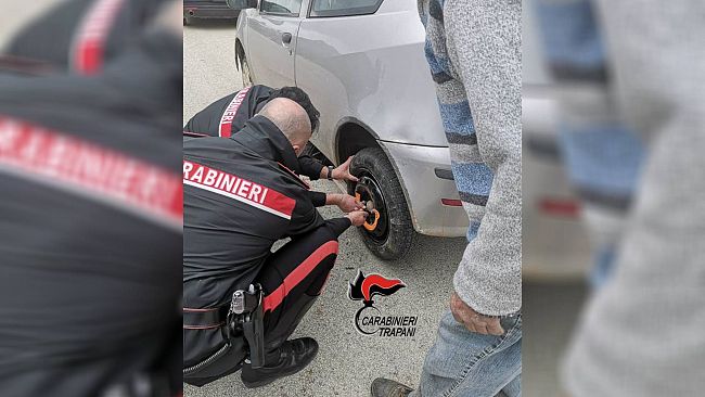 Trapani, 90enne rimane bloccato tra le campagne: Carabinieri lo riportano a casa