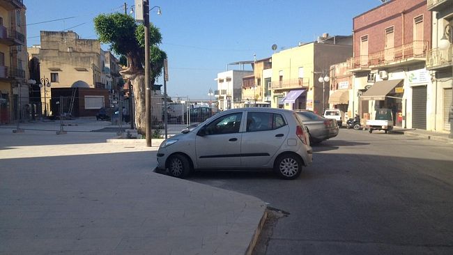 Piazza Regina: lavori a rilento ed errori progettuali da correggere? Chi paga?