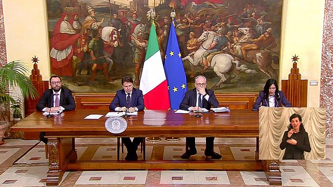 Conte: “Liquidità immediata per 400 miliardi alle imprese, potenza di fuoco”