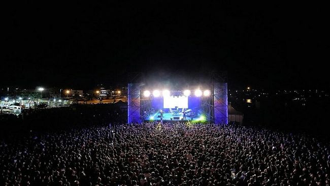Cous Cous Fest, Senegal, Usa e Italia in corsa per il titolo. Oltre 15mila in spiaggia per Mahmood