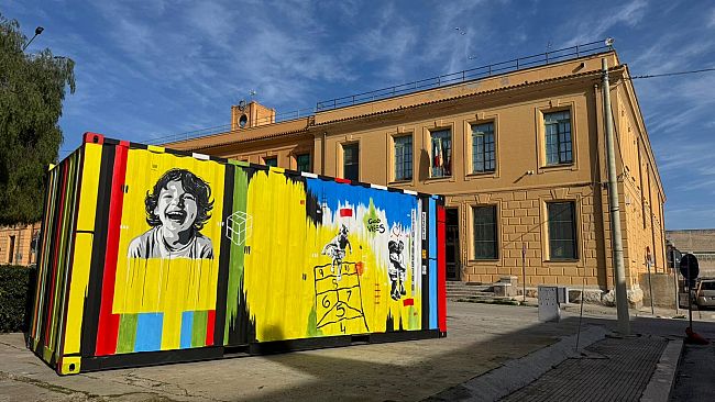 Paceco, posizionato il “container museum”: ospiterà l’arte contemporanea