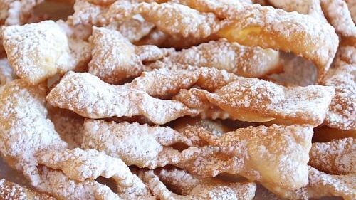 Peccati di gola, il carnevale profuma di Chiacchiere