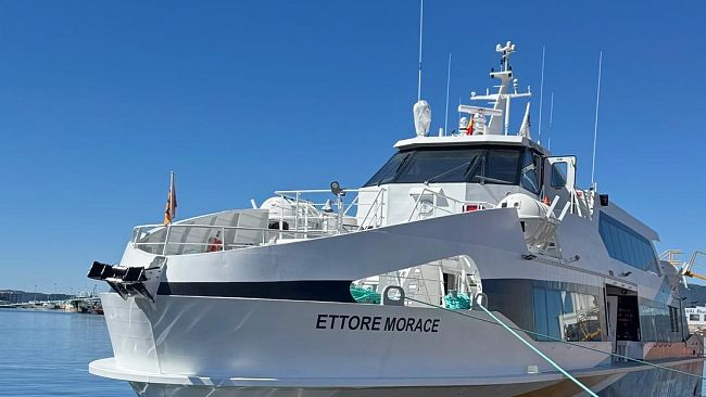 liberty-lines-arrivata-ieri-nel-porto-di-trapani-la-nave-ibrida-veloce-ettore-morace