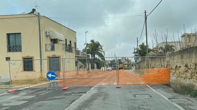 Mazara, nuovamente chiuso tratto via Bessarione per i lavori delle fognature