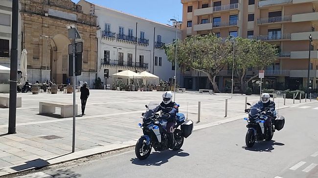 Marsala “invasa” dalle moto della Polizia di Stato: servizi straordinari di pattugliamento e di controllo del territorio