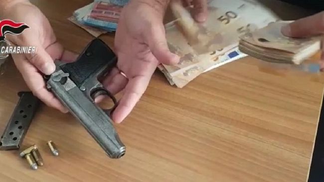 Hesperia: durante l’operazione sequestrati armi, droga e contanti