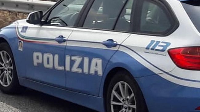 ​Calci e pugni sulla suocera per riprendersi il figlioletto, una ventunenne bloccata dalla Polizia