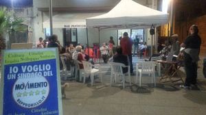 Meetup M5S a Costiera: cittadini contro la politica sul piedistallo