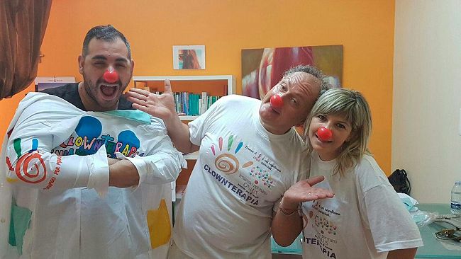 video-a-mazara-i-corso-di-clownterapia-grazie-alla-teniamoci-per-mano-onlus