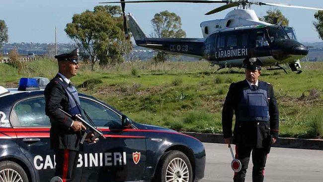 Alcamo, pistola dentro casa: arrestato alcamese dai Carabinieri
