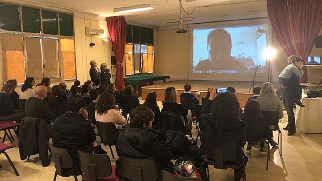 L’amore di madre e la voglia di spiegare ai compagni la disabilità del figlio. Una storia che vi toccherà il cuore