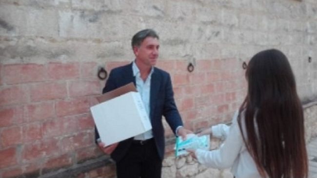 Donate cento mascherine all' Associazione A.SVI.TUR . Onlus