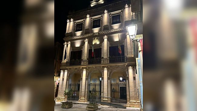 Salemi, nuovo look per il municipio: 