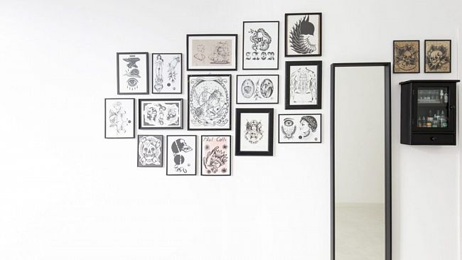 Chiraema, minimalismo bicromatico e architettura dell'essenziale 