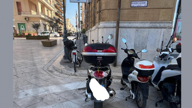 Cade in piazza Mokarta e si fa male al piede: il calvario di una cittadina mazarese