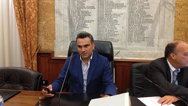 Sturiano: “bisogna approvare atti necessari per la Città prima del voto. Farò campagna elettorale in prima persona con Articolo 4”.