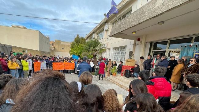 Campobello di Mazara, flash mob per festeggiare cattura di Messina Denaro