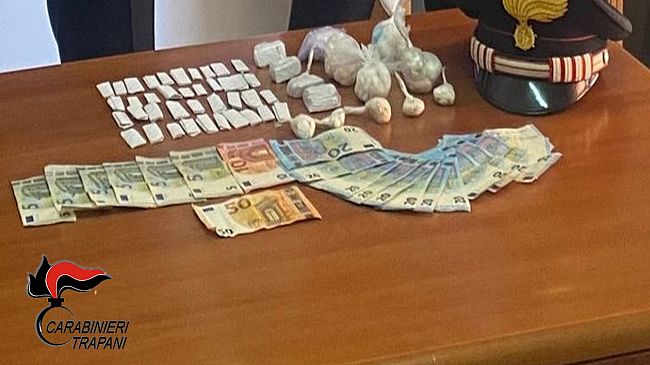 Castellammare, spaccia droga a un concerto. Arrestato un 25enne