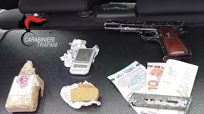 Salemi: armi, munizioni e droga in comunità. Arrestato un ospite del centro