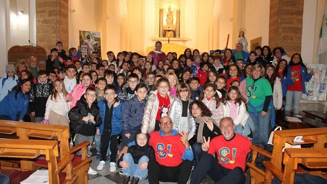 mazara-parrocchia-santa-maria-di-gesu-celebrata-la-festa-delladesione-per-lanno-associativo-2025-26-dellacr