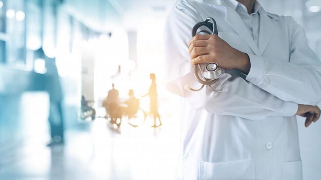 trapani/trapani-emesso-provvedimento-di-reintegro-in-servizio-per-i-7-medici-no-vax