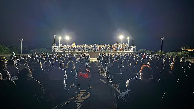 Successo di pubblico al Parco Archeologico di Selinunte per il concerto delle orchestre sinfoniche giovanili siciliane