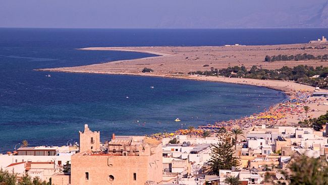 San Vito Lo Capo, scoperto il cadavere di un uomo tra gli scogli