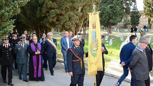 Mazara, ieri il corteo di autorità per l’omaggio ai defunti