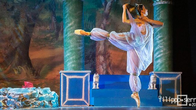 Grande successo per l’Accademia di danza “The Royal School of Dancing”