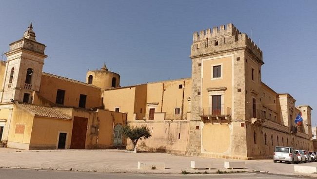 Acate, nel castello di Biscari la mostra “Fermentum”, organizzata da Arteinsieme