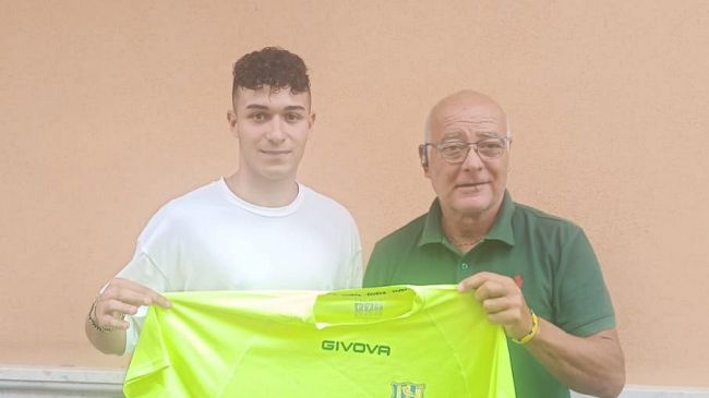 Il Mazara calcio mette a segno un gran colpo. Tesserato l’under Manuel De Santis