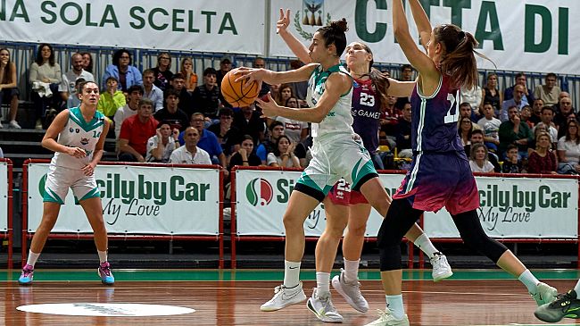 basket-femminile-voglia-di-riscatto-in-casa-sicily-by-car-coach-ferrara-suona-la-carica