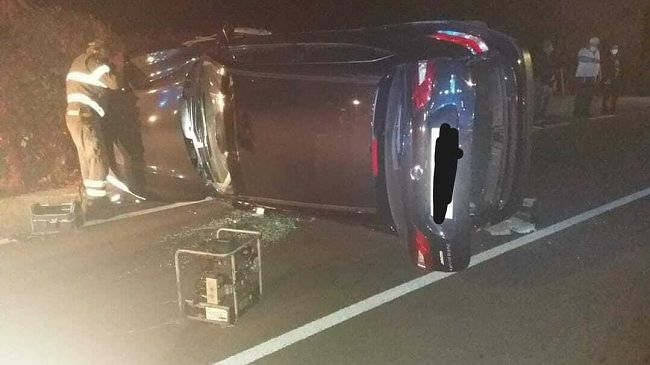 Valderice, incidente stradale: auto si ribalta, conducente illeso