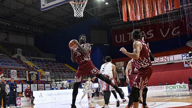 una-grande-pallacanestro-trapani-rimonta-biella-e-porta-a-casa-due-punti-doro