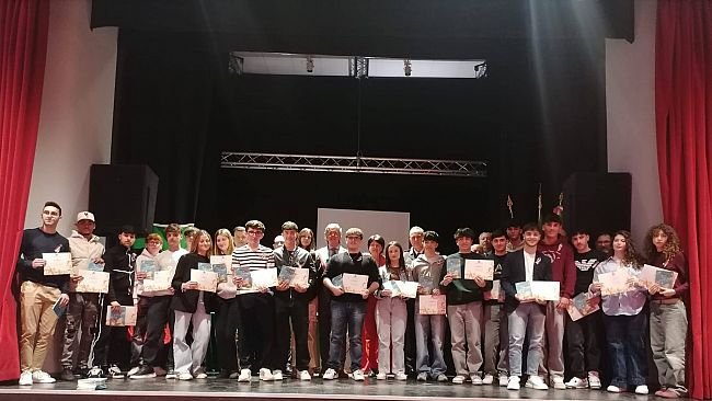 campobello-consegnata-la-costituzione-ai-neo-diciottenni