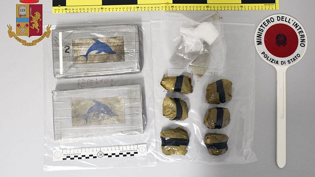 due-kg-e-mezzo-di-cocaina-in-casa-arrestato-dalla-polizia