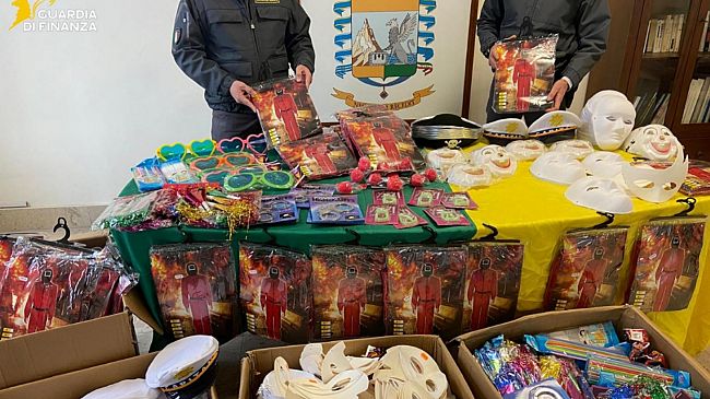 La GdF di Catania sequestra oltre 11mila articoli di Carnevale non sicuri 