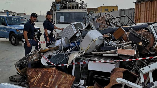 Polizia, sequestrata una discarica abusiva