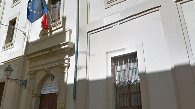 Trapani, il coronavirus ferma le attività del Liceo Fardella. Positiva la mamma di una studentessa