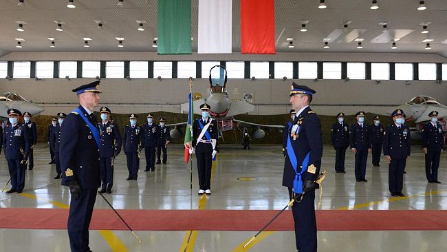 Cambio al vertice del 37° Stormo: Mario Gnutti lascia il comando a Moris Ghiadoni