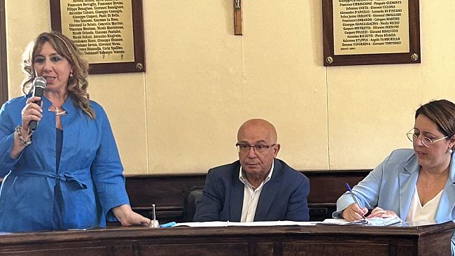La consigliera Barbara Vivona presenta un'interrogazione sulla mancata realizzazione dell'Estate Selinuntina